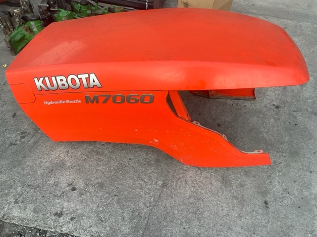 Kubota M7060 Maska - Capô para Máquina agrícola: foto 2 Kubota M7060 Maska - Capô para Máquina agrícola: foto 2