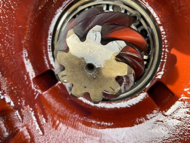 Liebherr L544 atak talerz 9:35 , ZF AP-409/DK , ZF4460366063 - Diferencial para Máquina de construção: foto 2 Liebherr L544 atak talerz 9:35 , ZF AP-409/DK , ZF4460366063 - Diferencial para Máquina de construção: foto 2