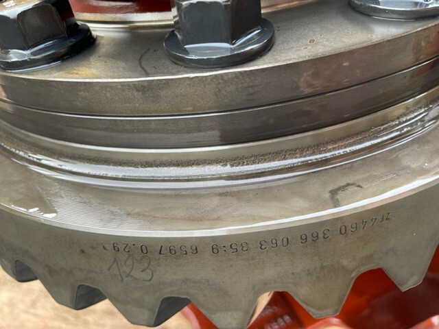 Liebherr L544 atak talerz 9:35 , ZF AP-409/DK , ZF4460366063 - Diferencial para Máquina de construção: foto 5 Liebherr L544 atak talerz 9:35 , ZF AP-409/DK , ZF4460366063 - Diferencial para Máquina de construção: foto 5