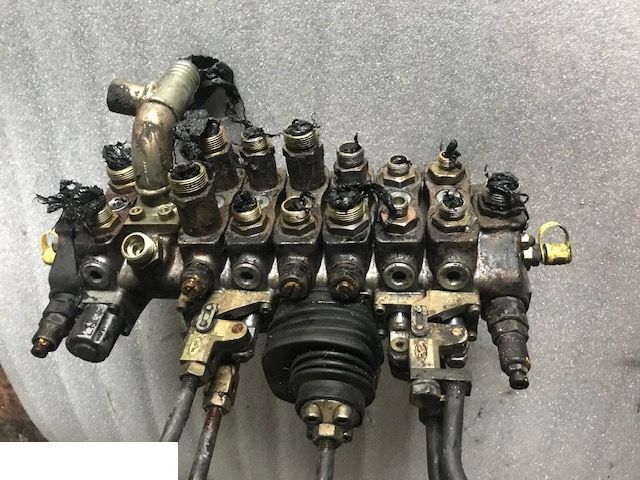 Manitou MT 1233s - Rozdzielacz - Válvula hidráulica para Máquina agrícola: foto 1 Manitou MT 1233s - Rozdzielacz - Válvula hidráulica para Máquina agrícola: foto 1