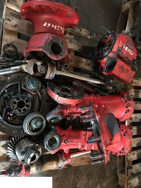 Manitou MT845 - CZĘŚCI - Most - Eixo e peças para Máquina de construção: foto 1 Manitou MT845 - CZĘŚCI - Most - Eixo e peças para Máquina de construção: foto 1