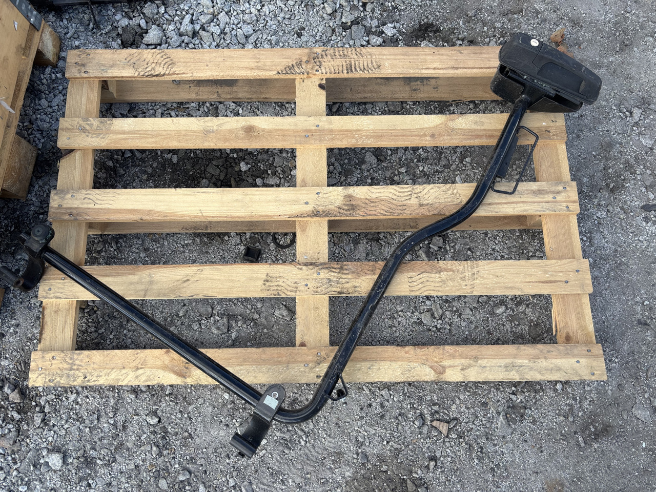 Massey Ferguson 5613 Poręcz Klamka - Carroceria e exterior para Máquina agrícola: foto 1 Massey Ferguson 5613 Poręcz Klamka - Carroceria e exterior para Máquina agrícola: foto 1