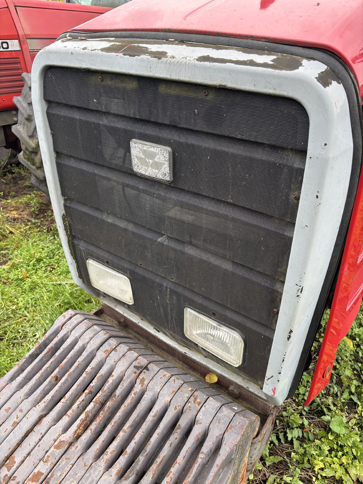 Massey Ferguson 8160 Kratka Przednia Maska CZĘŚCI 3713209M1 3713208M1 3714392M91 3713213M92 - Grade radiador para Máquina agrícola: foto 1 Massey Ferguson 8160 Kratka Przednia Maska CZĘŚCI 3713209M1 3713208M1 3714392M91 3713213M92 - Grade radiador para Máquina agrícola: foto 1