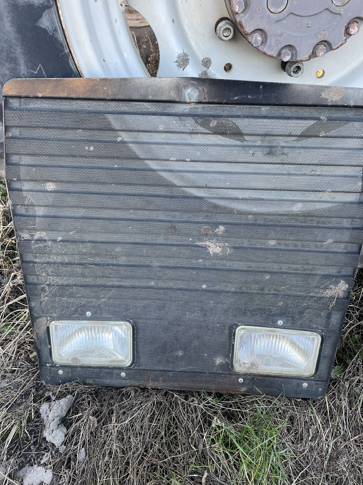 Massey Fergusson 3690 - grill - Grade radiador para Máquina agrícola: foto 1 Massey Fergusson 3690 - grill - Grade radiador para Máquina agrícola: foto 1