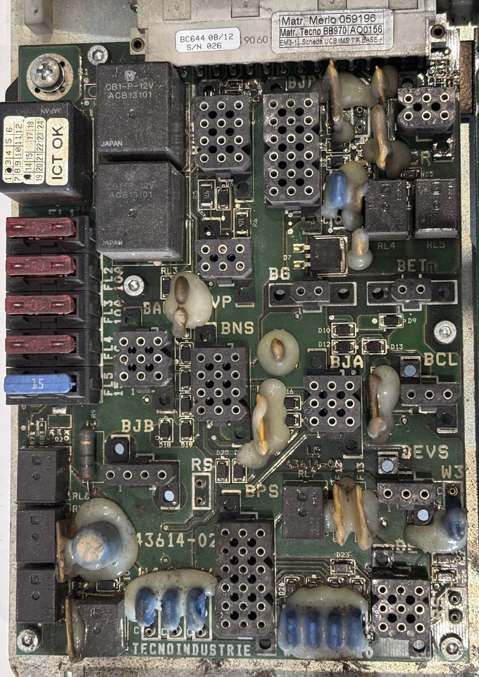 Merlo 059196 Kontroler Płyta Elektroniczna ECU MUGS UGS SGB Sterownik Bezpiecznik - Centralina electrónica para Máquina agrícola: foto 1 Merlo 059196 Kontroler Płyta Elektroniczna ECU MUGS UGS SGB Sterownik Bezpiecznik - Centralina electrónica para Máquina agrícola: foto 1