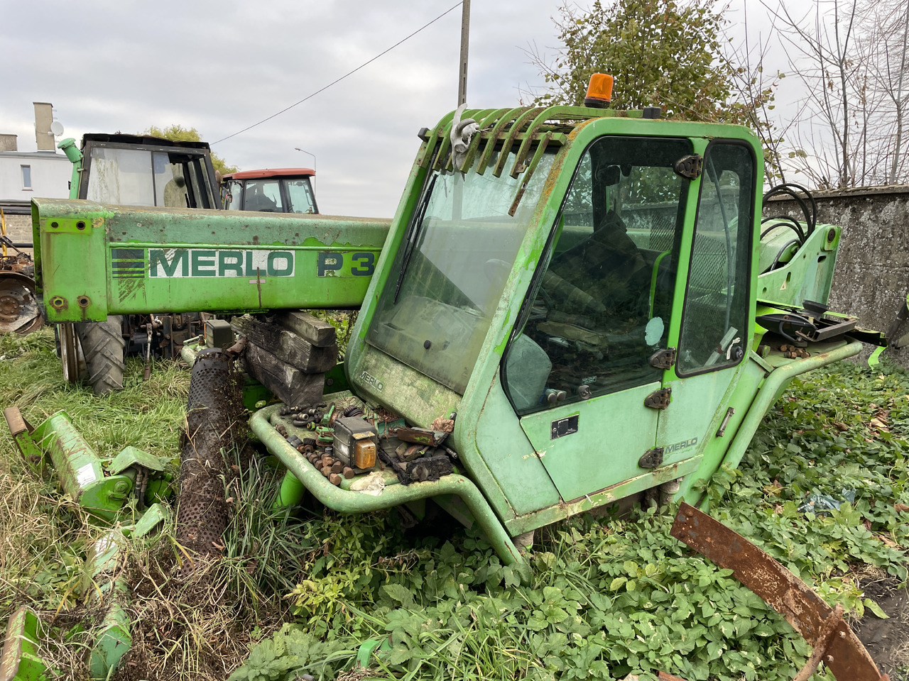 Merlo P35.13 - części - maszt rama kabina drzwi szyby - Porta e peças para Máquina agrícola: foto 1 Merlo P35.13 - części - maszt rama kabina drzwi szyby - Porta e peças para Máquina agrícola: foto 1