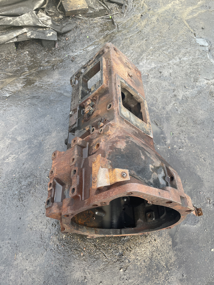 New Holland 8160 - obudowa skrzyni biegów 5164693 - Caixa de velocidade para Trator: foto 1 New Holland 8160 - obudowa skrzyni biegów 5164693 - Caixa de velocidade para Trator: foto 1