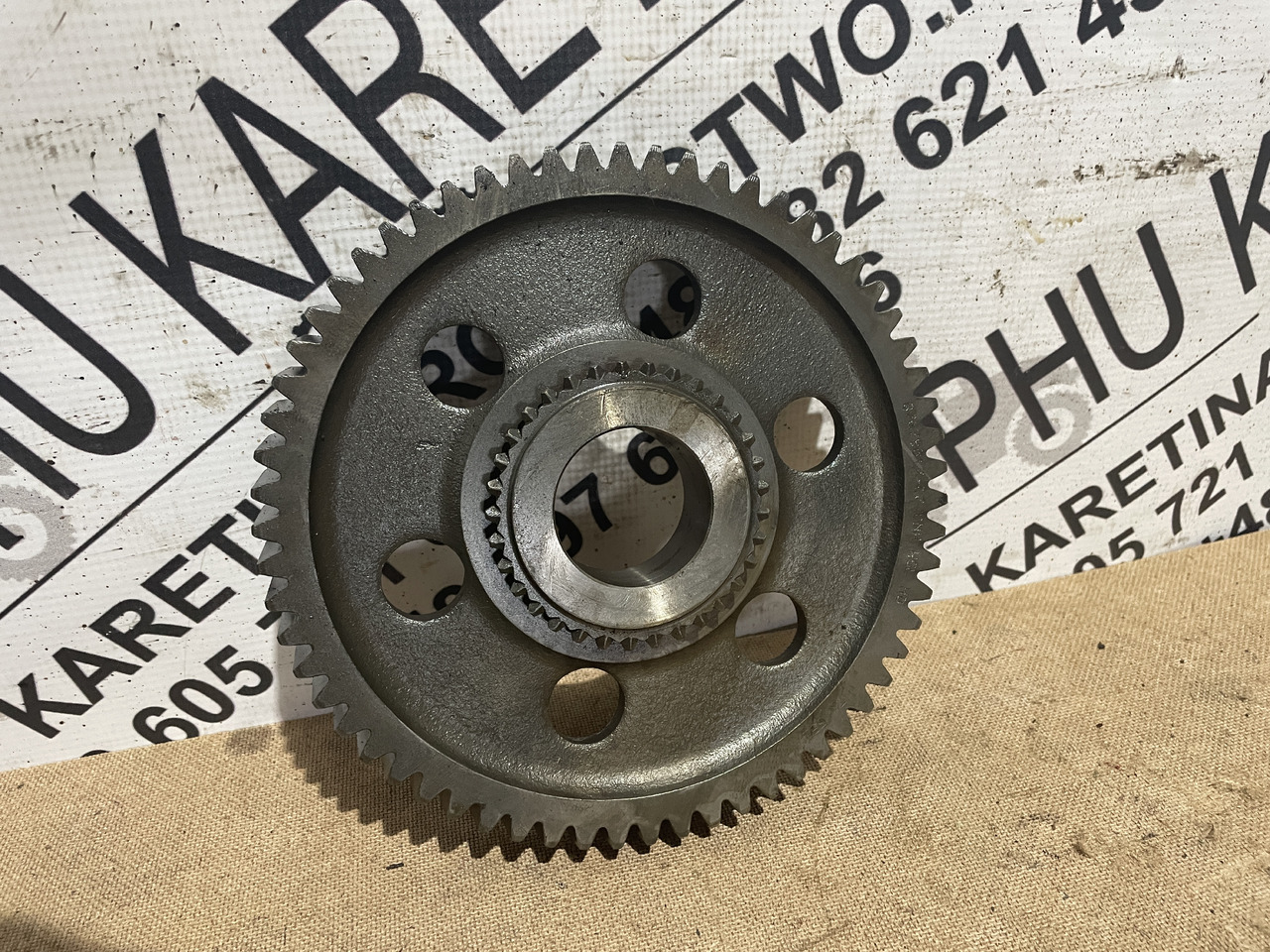 New Holland T6 T7 - koło zębate 87678017 - Transmissão para Máquina agrícola: foto 1 New Holland T6 T7 - koło zębate 87678017 - Transmissão para Máquina agrícola: foto 1