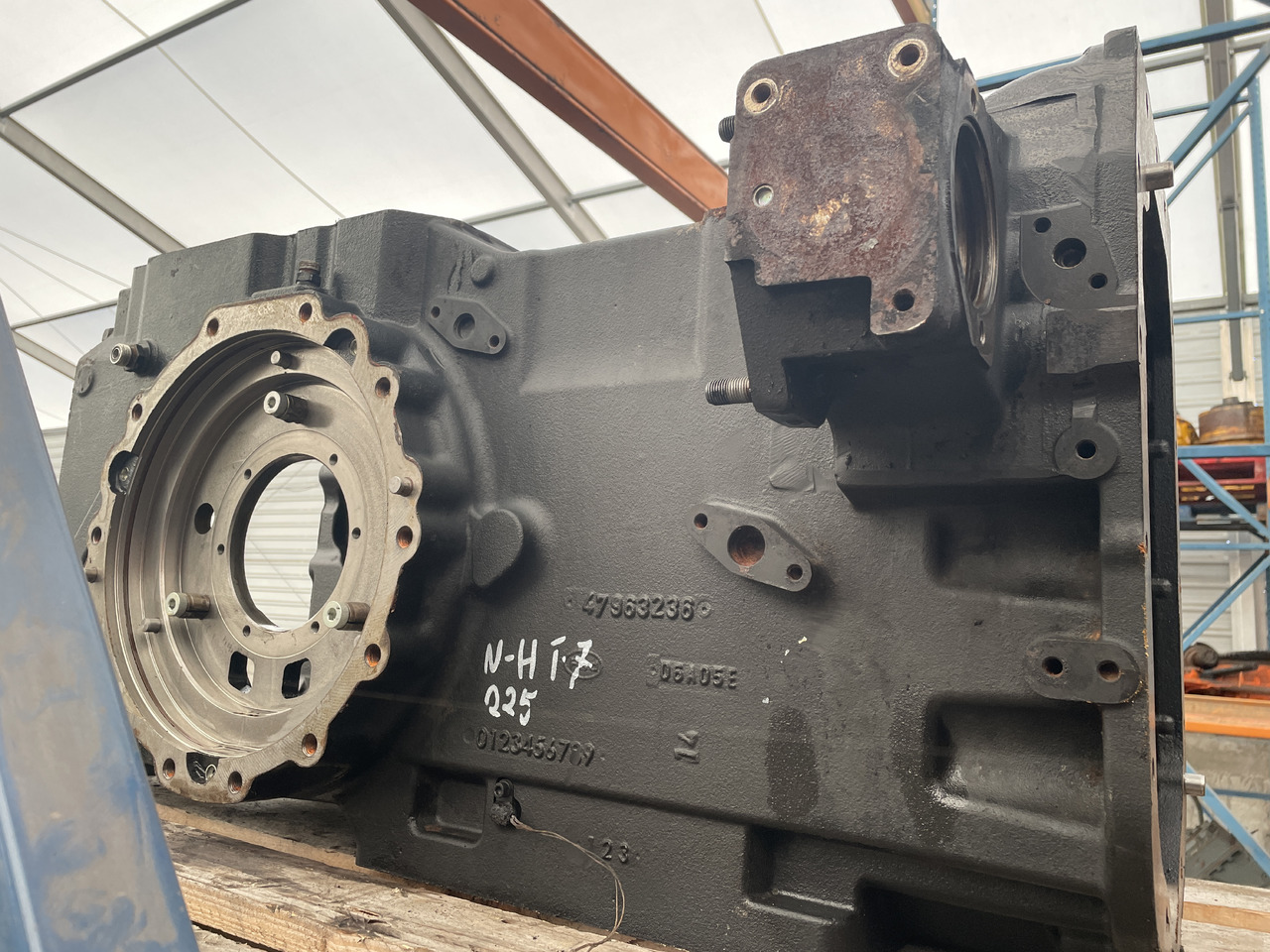 New Holland T6 - skrzynia biegów - części obudowa - Caixa de velocidade para Máquina agrícola: foto 3 New Holland T6 - skrzynia biegów - części obudowa - Caixa de velocidade para Máquina agrícola: foto 3