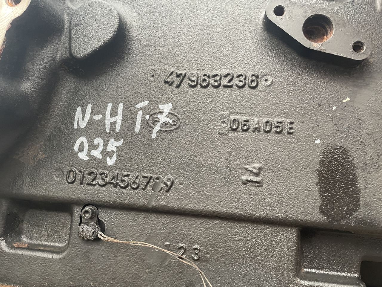 New Holland T6 - skrzynia biegów - części obudowa - Caixa de velocidade para Máquina agrícola: foto 4 New Holland T6 - skrzynia biegów - części obudowa - Caixa de velocidade para Máquina agrícola: foto 4