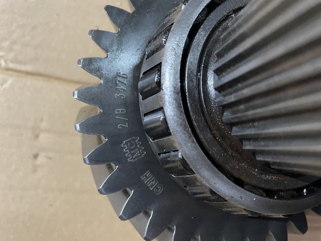 New Holland T8 Case Magnum - wałek skrzyni biegów 2/B 3476 - Caixas de velocidade e peças para Máquina agrícola: foto 1 New Holland T8 Case Magnum - wałek skrzyni biegów 2/B 3476 - Caixas de velocidade e peças para Máquina agrícola: foto 1