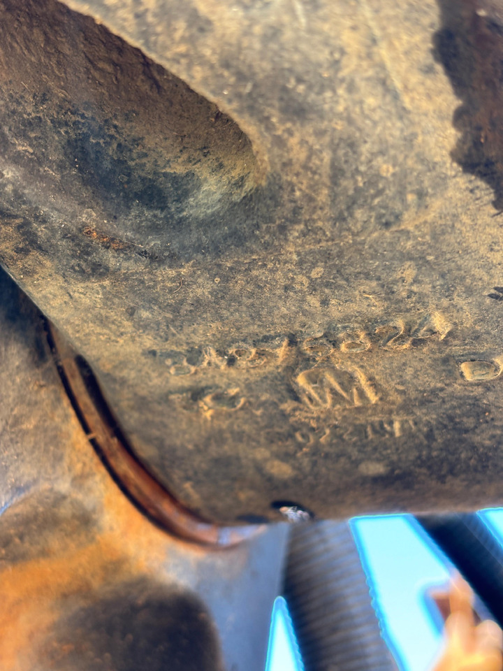 New Holland ramię podnośnika Rockshaft prawe 51694364 51694365 51694366 - Suspensão para Máquina agrícola: foto 2 New Holland ramię podnośnika Rockshaft prawe 51694364 51694365 51694366 - Suspensão para Máquina agrícola: foto 2