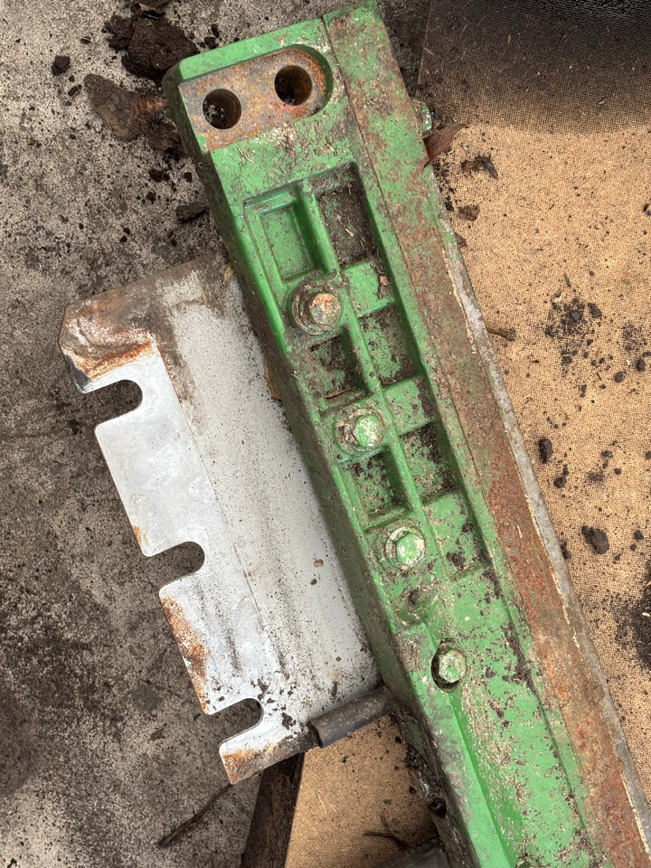 John Deere 8600 Belka mocowanie noży HXE142412 HXE142415 - Peça de reposição para Máquina agrícola: foto 3 John Deere 8600 Belka mocowanie noży HXE142412 HXE142415 - Peça de reposição para Máquina agrícola: foto 3