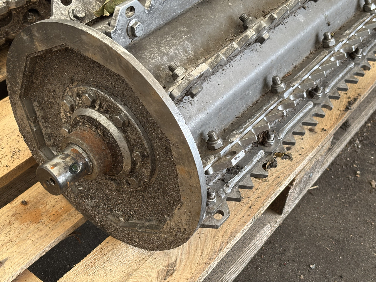 John Deere 8600 Walec wciągający Bęben Listwa Wałek AXE49638 HXE81000 HXE93575 HXE87459 - Peça de reposição para Máquina agrícola: foto 2 John Deere 8600 Walec wciągający Bęben Listwa Wałek AXE49638 HXE81000 HXE93575 HXE87459 - Peça de reposição para Máquina agrícola: foto 2