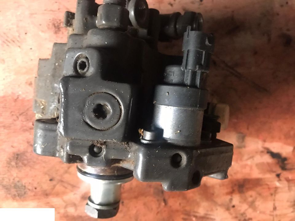 Pompa Wysokiego Ciśnienia BOSCH 5801382396 - Bomba de combustivel para Máquina agrícola: foto 1 Pompa Wysokiego Ciśnienia BOSCH 5801382396 - Bomba de combustivel para Máquina agrícola: foto 1