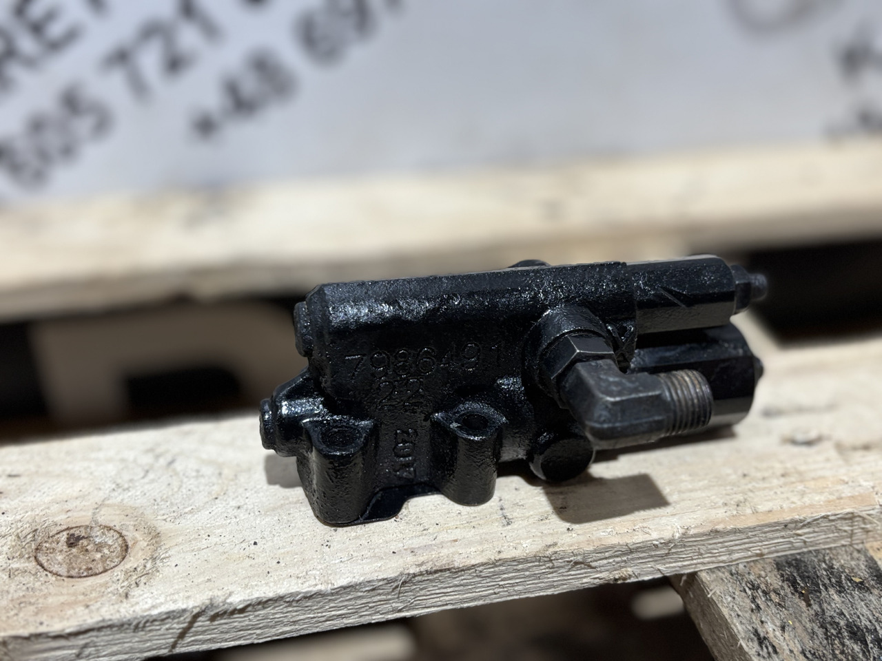 Rexroth 7986491 Zawór pompy sterującej przepływem CAT E330D E345D Forwarder 554 - Válvula hidráulica para Máquina de construção: foto 1 Rexroth 7986491 Zawór pompy sterującej przepływem CAT E330D E345D Forwarder 554 - Válvula hidráulica para Máquina de construção: foto 1