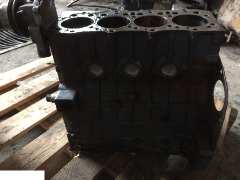 Silnik Kubota 2197 BLOK - Bloco do motor para Máquina agrícola: foto 5 Silnik Kubota 2197 BLOK - Bloco do motor para Máquina agrícola: foto 5