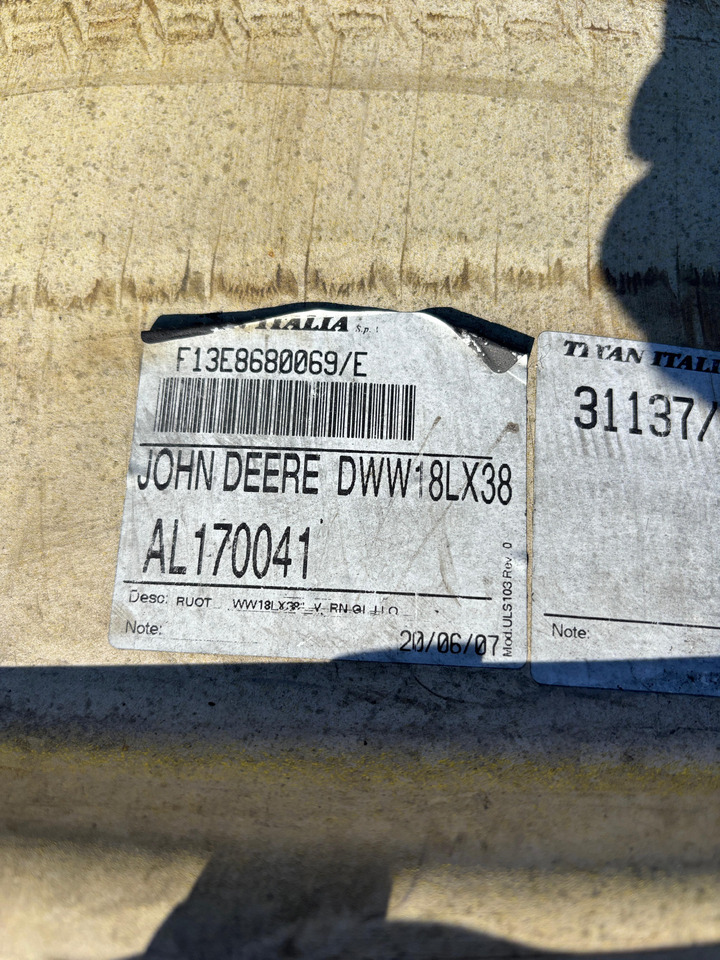 Titan DWW18LX38 John Deere AL170041 Felga 18 x 38 - Jante para Máquina agrícola: foto 2 Titan DWW18LX38 John Deere AL170041 Felga 18 x 38 - Jante para Máquina agrícola: foto 2