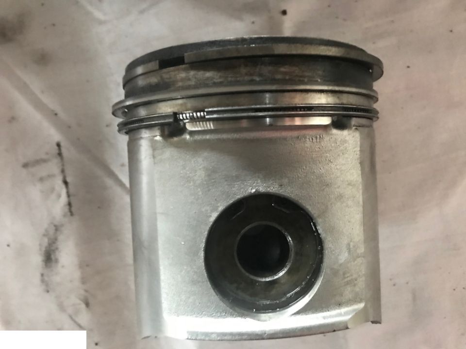 Tłok silnika John Deere 6068 Re15596 , Re19279 - Piston/ Anel/ Buch para Máquina agrícola: foto 4 Tłok silnika John Deere 6068 Re15596 , Re19279 - Piston/ Anel/ Buch para Máquina agrícola: foto 4