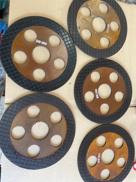 Valtra t140 - t190 tarcze hamulcowe - Disco de freio para Máquina agrícola: foto 1 Valtra t140 - t190 tarcze hamulcowe - Disco de freio para Máquina agrícola: foto 1