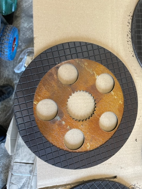 Valtra t140 - t190 tarcze hamulcowe - Disco de freio para Máquina agrícola: foto 2 Valtra t140 - t190 tarcze hamulcowe - Disco de freio para Máquina agrícola: foto 2