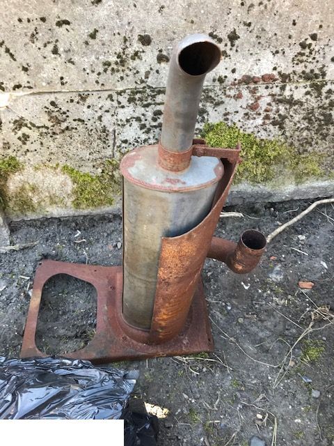 Volvo L30 L35 Tłumik / Wydech - Silenciador para Pá carregadora de rodas: foto 2 Volvo L30 L35 Tłumik / Wydech - Silenciador para Pá carregadora de rodas: foto 2