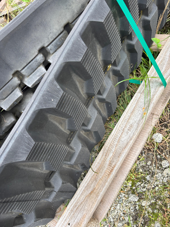 YANMA VIO30 VIO 30 Seria 9I8 Gąsienica Gumowa 172975-38600 370x39x106 - Rasto para Máquina de construção: foto 3 YANMA VIO30 VIO 30 Seria 9I8 Gąsienica Gumowa 172975-38600 370x39x106 - Rasto para Máquina de construção: foto 3