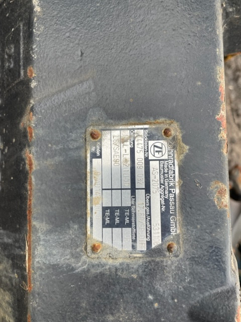 ZF AS-2075 - Deutz Fahr Agrotron - Siłownik Skrętu | Wkład Mostu - Eixo e peças para Máquina agrícola: foto 1 ZF AS-2075 - Deutz Fahr Agrotron - Siłownik Skrętu | Wkład Mostu - Eixo e peças para Máquina agrícola: foto 1