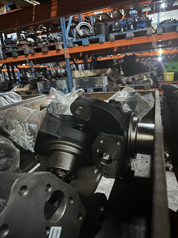 Zwrotnica Carraro 12868 , 12869 , 11811 , - Manga de eixo para Máquina agrícola: foto 1 Zwrotnica Carraro 12868 , 12869 , 11811 , - Manga de eixo para Máquina agrícola: foto 1
