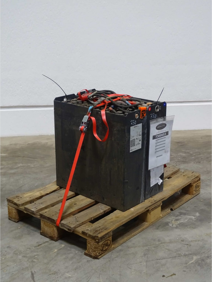 Battery Package 2 pieces - Bateria automotiva para Equipamento de movimentação: foto 1 Battery Package 2 pieces - Bateria automotiva para Equipamento de movimentação: foto 1