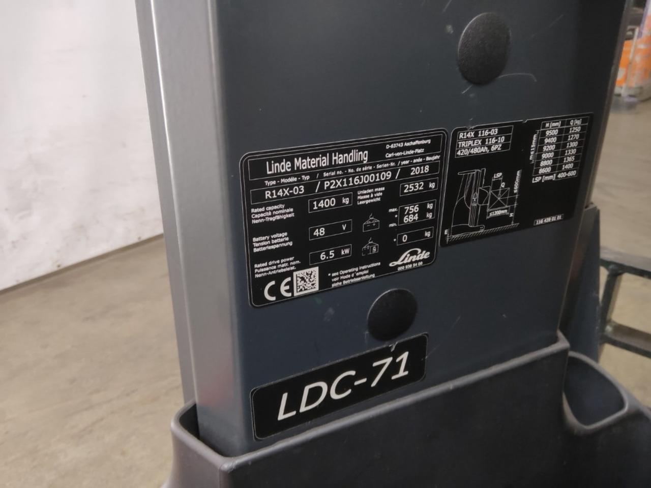 Linde R14X-03 - Empilhador retráctil: foto 2 Linde R14X-03 - Empilhador retráctil: foto 2