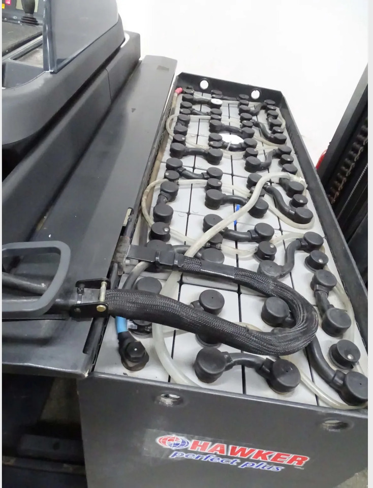 Linde R16HD-01 - Empilhador retráctil: foto 4 Linde R16HD-01 - Empilhador retráctil: foto 4