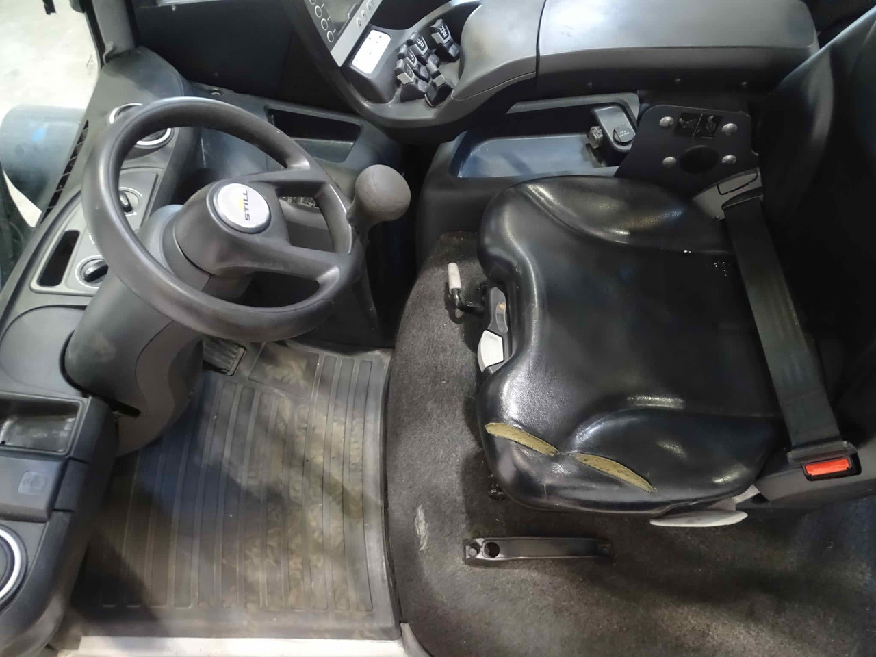 STILL RX70-25 - Empilhador a diesel: foto 3 STILL RX70-25 - Empilhador a diesel: foto 3