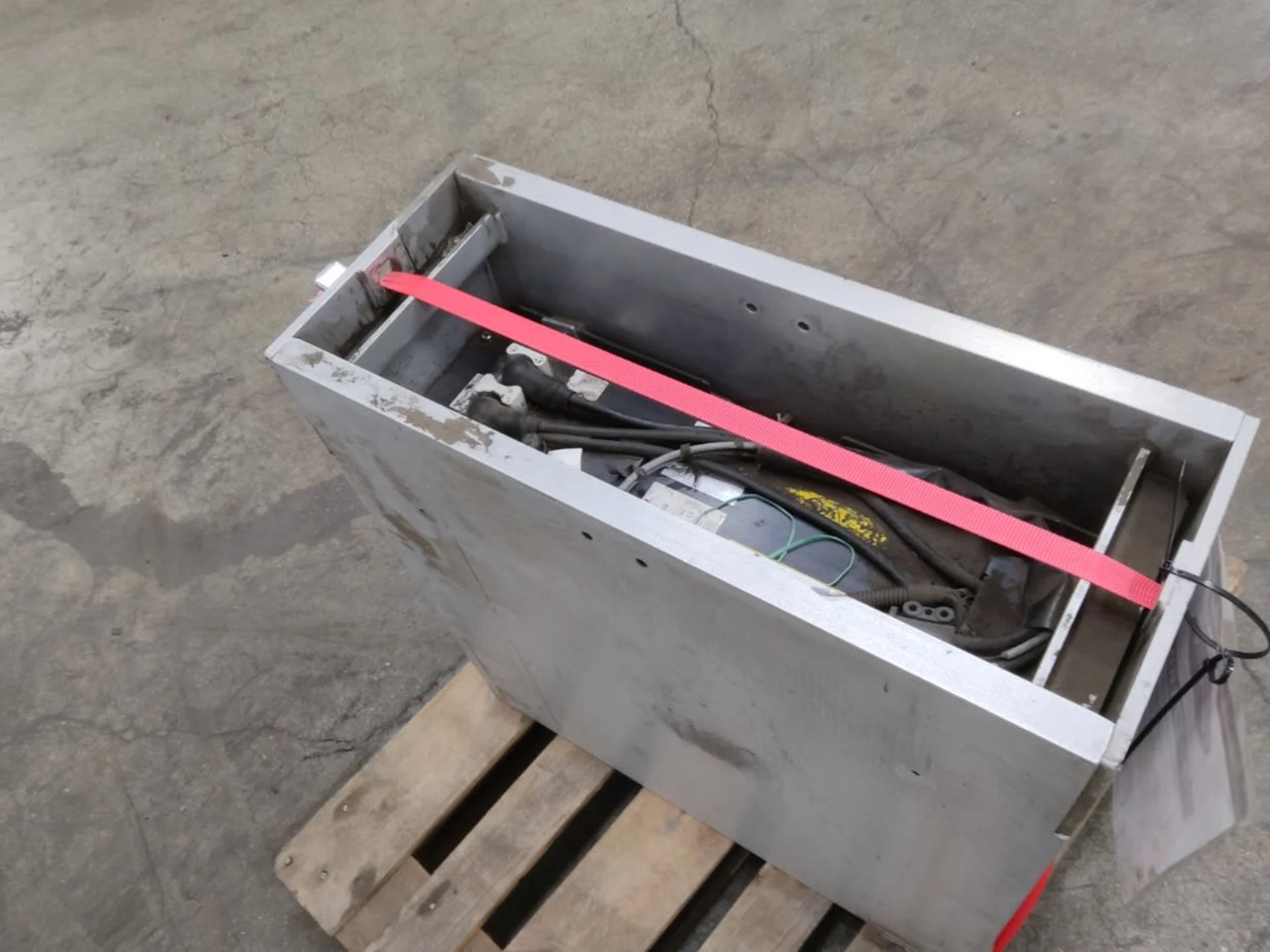 Saft 24V 205Ah/LiIon - Bateria automotiva para Equipamento de movimentação: foto 3 Saft 24V 205Ah/LiIon - Bateria automotiva para Equipamento de movimentação: foto 3