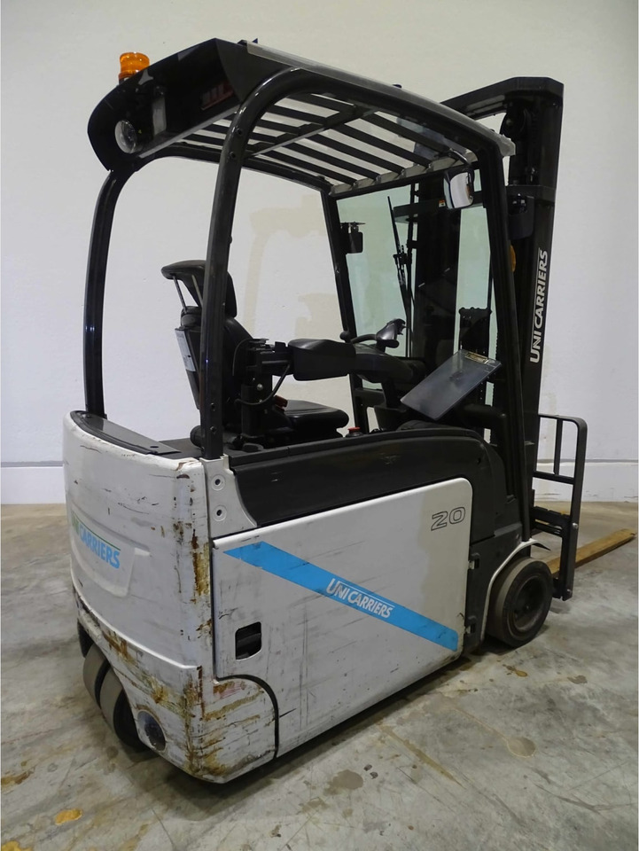 Unicarriers AG2N1L20Q - Empilhador elétrico: foto 3 Unicarriers AG2N1L20Q - Empilhador elétrico: foto 3