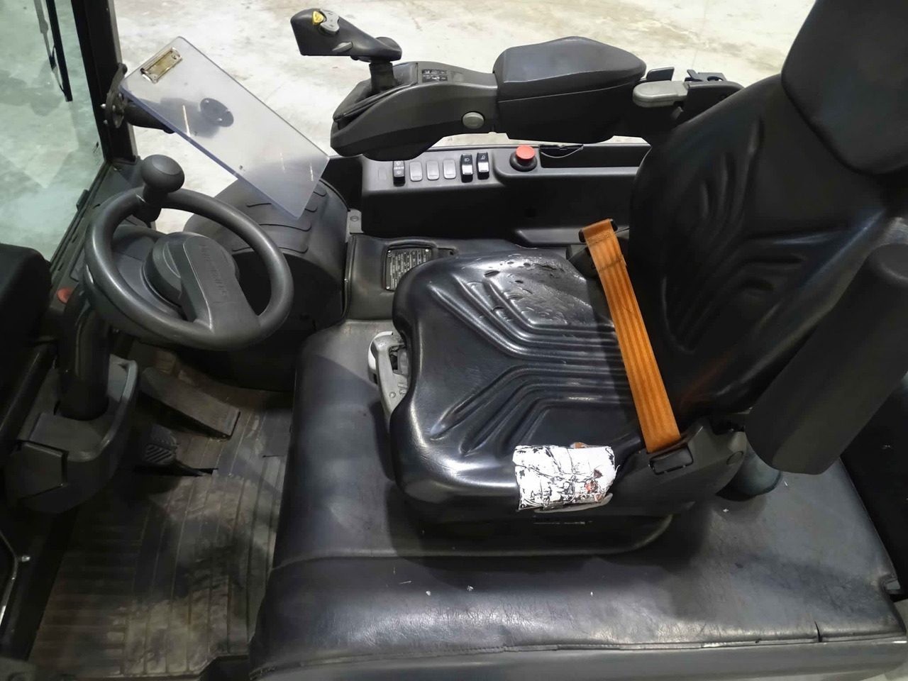 Unicarriers AG2N1L20Q - Empilhador elétrico: foto 4 Unicarriers AG2N1L20Q - Empilhador elétrico: foto 4