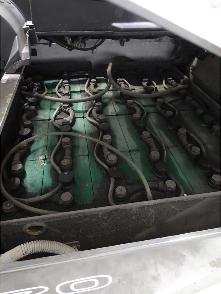 Unicarriers AG2N1L20Q - Empilhador elétrico: foto 5 Unicarriers AG2N1L20Q - Empilhador elétrico: foto 5