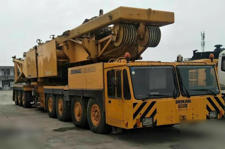 1991 DEMAG TC 2600 - Grua automontante: foto 1 1991 DEMAG TC 2600 - Grua automontante: foto 1