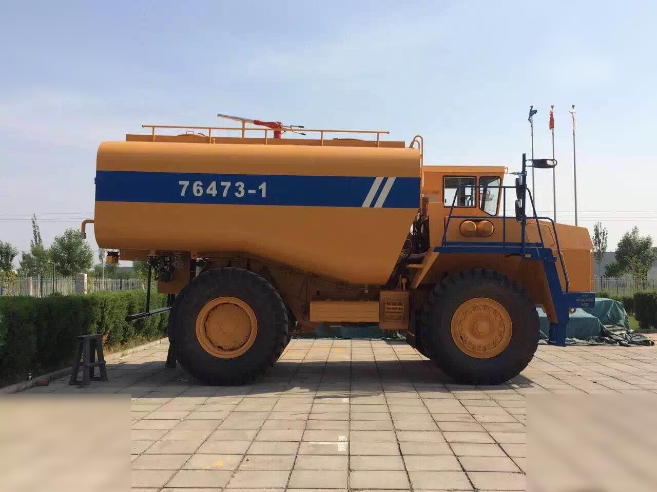 2000 BELAZ 75473 - Caminhão fora de estrada: foto 1 2000 BELAZ 75473 - Caminhão fora de estrada: foto 1
