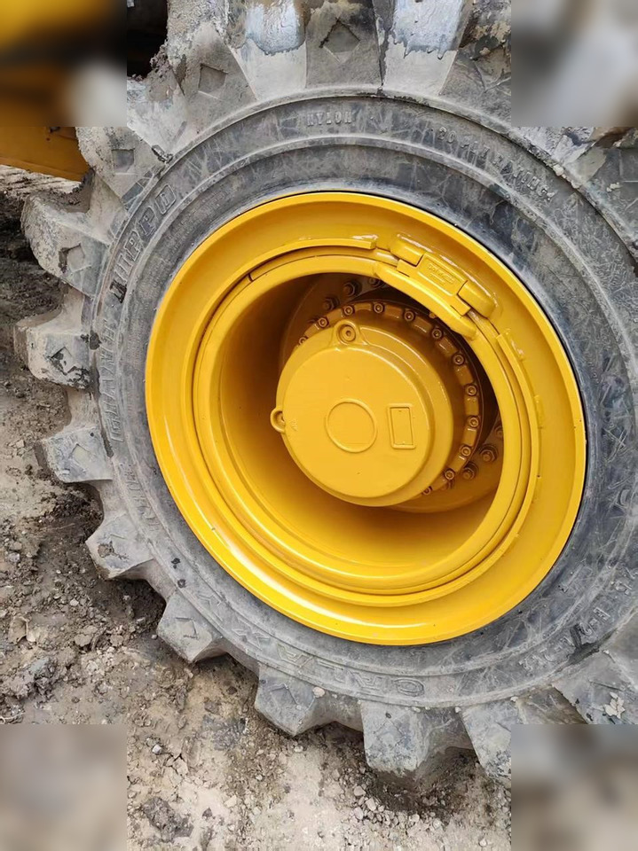 2006 CATERPILLAR RM-500 - Estabilizador de solos: foto 3 2006 CATERPILLAR RM-500 - Estabilizador de solos: foto 3