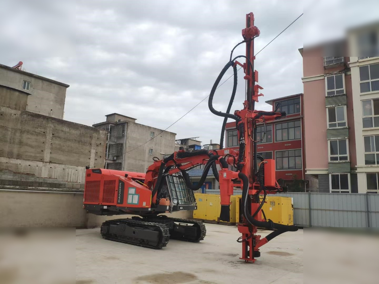 2022 SANDVIK DX800 - Máquina de perfuração: foto 4 2022 SANDVIK DX800 - Máquina de perfuração: foto 4