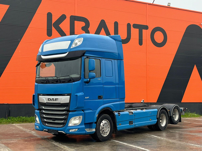DAF XF 530 6x2 PTO / CHASSIS L=6074 mm - Camião chassi: foto 1 DAF XF 530 6x2 PTO / CHASSIS L=6074 mm - Camião chassi: foto 1