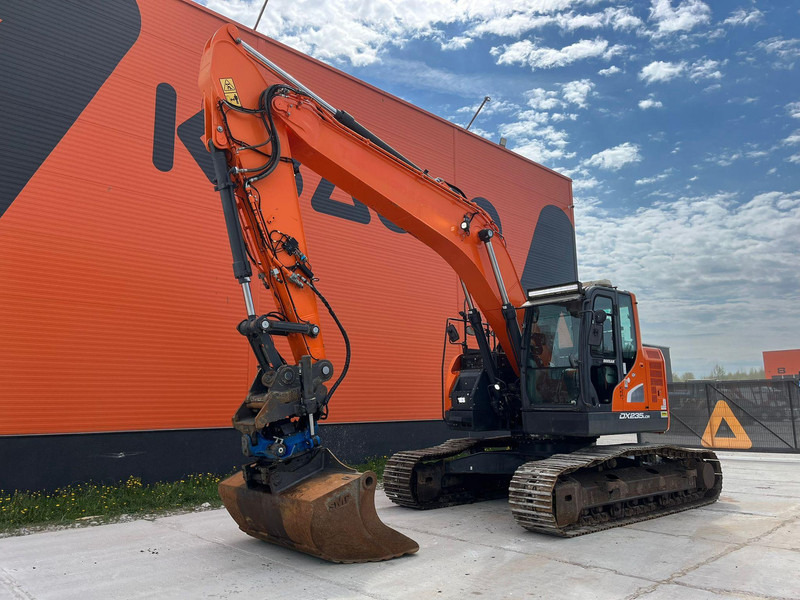 Doosan DX 235 LCR-5 3 D / ROTOTILT / CENTRAL LUBRICATION / AC - Escavadora de rastos: foto 2 Doosan DX 235 LCR-5 3 D / ROTOTILT / CENTRAL LUBRICATION / AC - Escavadora de rastos: foto 2