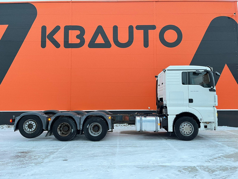 MAN TGX 35.540 8x4*4 9 TON FRONT AXLE / HYDRAULICS / PTO / INTARDER / CHASSIS L=6850 mm - Camião chassi: foto 5 MAN TGX 35.540 8x4*4 9 TON FRONT AXLE / HYDRAULICS / PTO / INTARDER / CHASSIS L=6850 mm - Camião chassi: foto 5