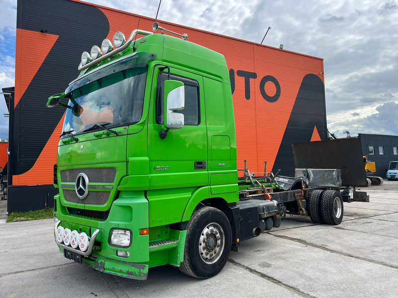 Mercedes-Benz Actros 1832 4x2 V6 ENGINE / CHASSIS L=7100 mm - Camião chassi: foto 2 Mercedes-Benz Actros 1832 4x2 V6 ENGINE / CHASSIS L=7100 mm - Camião chassi: foto 2