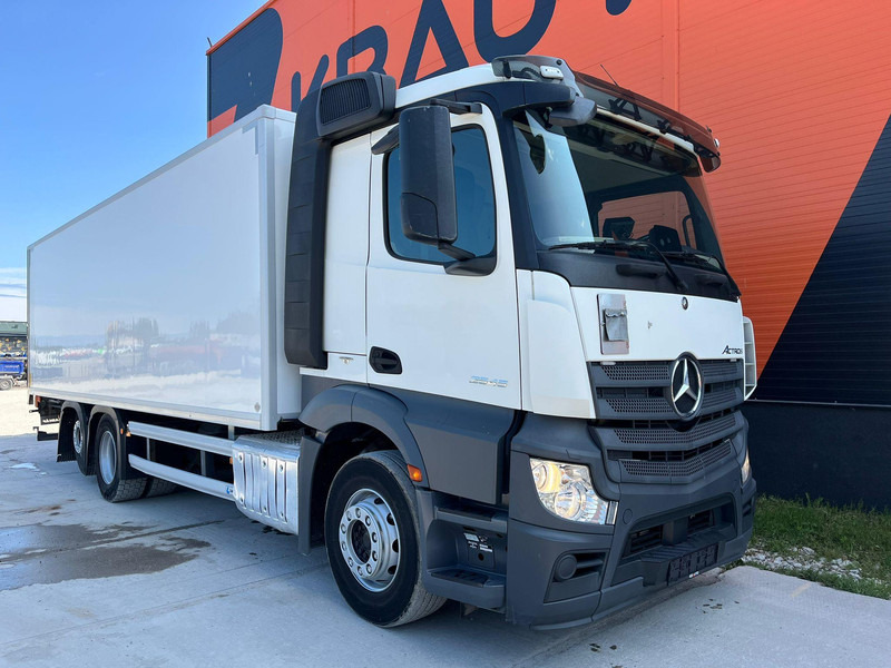 Mercedes-Benz Actros 2545 6x2 BOX L=7526 mm - Camião furgão: foto 3 Mercedes-Benz Actros 2545 6x2 BOX L=7526 mm - Camião furgão: foto 3