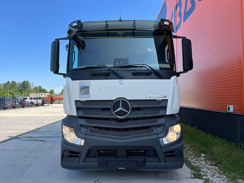 Mercedes-Benz Actros 2545 6x2 BOX L=7526 mm - Camião furgão: foto 2 Mercedes-Benz Actros 2545 6x2 BOX L=7526 mm - Camião furgão: foto 2