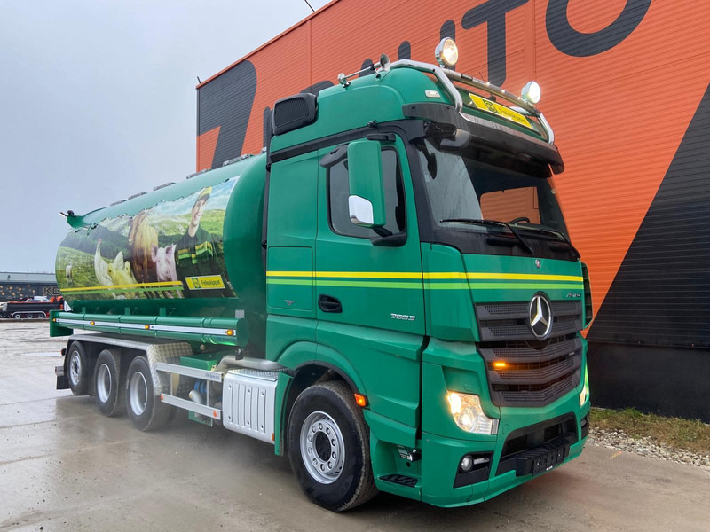 Mercedes-Benz Actros 3563 8x4*4 RETARDER / TANK 34000 l - Camião cisterna: foto 4 Mercedes-Benz Actros 3563 8x4*4 RETARDER / TANK 34000 l - Camião cisterna: foto 4