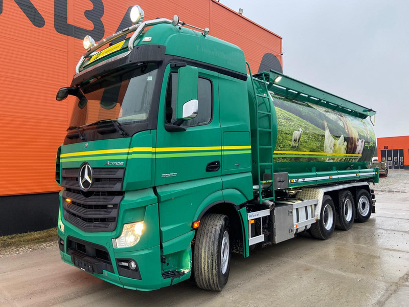 Mercedes-Benz Actros 3563 8x4*4 RETARDER / TANK 34000 l - Camião cisterna: foto 2 Mercedes-Benz Actros 3563 8x4*4 RETARDER / TANK 34000 l - Camião cisterna: foto 2