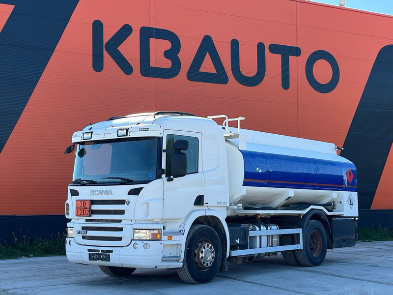 Scania P 320 4x2 TANK 11000 l / 2000 + 3000 + 3000 + 3000 l - Camião cisterna: foto 1 Scania P 320 4x2 TANK 11000 l / 2000 + 3000 + 3000 + 3000 l - Camião cisterna: foto 1